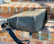 Load image into Gallery viewer, The Guardian Anti-Theft Backpack in Leopard
