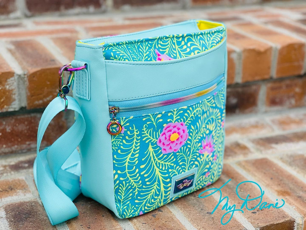 The Plumeria Crossbody in Kaffe Turquoise
