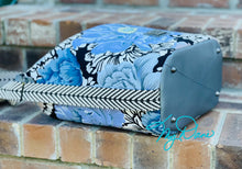 Load image into Gallery viewer, The Krystal Convertible Handbag in Kaffe Lavender Floral
